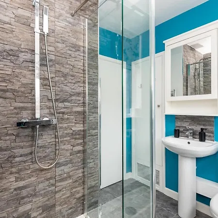 Lovely 2 Bed Flat Located Inside City Bar Walls! شقة يورك