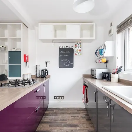 Lovely 2 Bed Flat Located Inside City Bar Walls! يورك